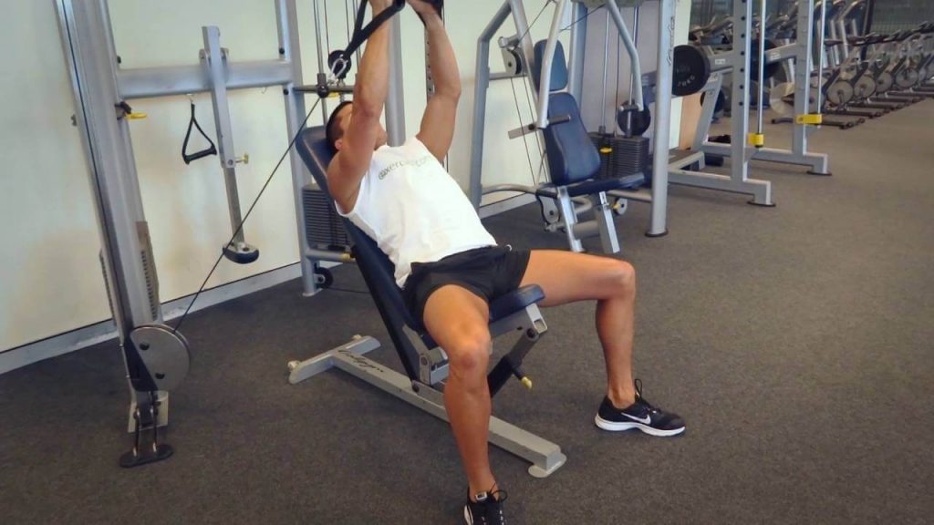 Incline Bench Cable Fly من تمارين الصدر