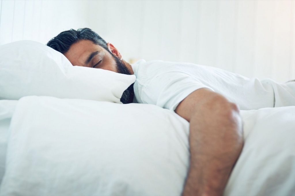 نوم جيد يساعد في تقوية المناعة ضد كورونا