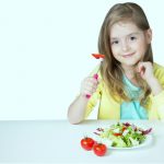 أسس التغذية الصحية للأطفال ومثال لنظام غذائي كامل